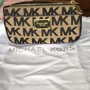NWOT Michael kors make up bag